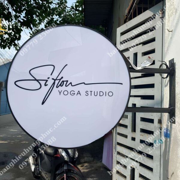 biển vẫy shop quần áo