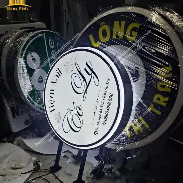 biển vẫy nail mi