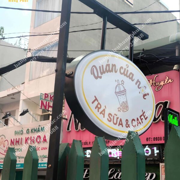 biển vẫy trà sữa