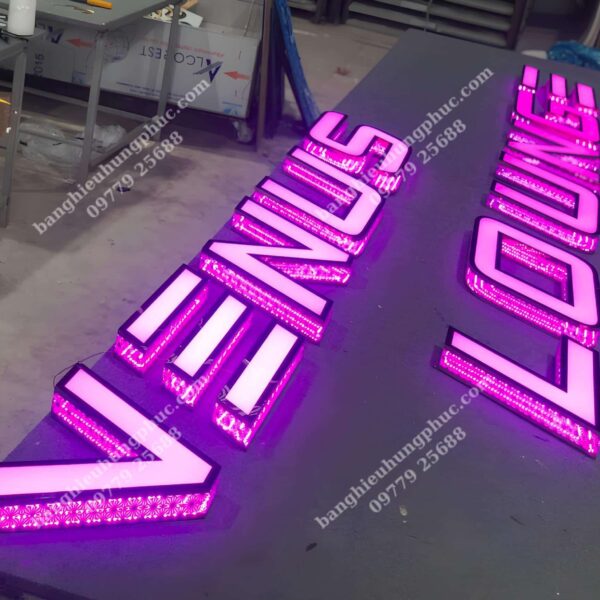 bảng hiệu chữ nổi mica led