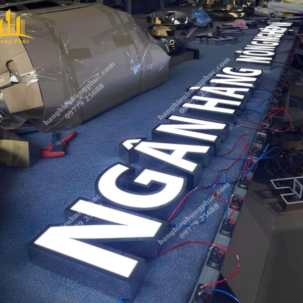 bảng hiệu chữ nổi đèn led