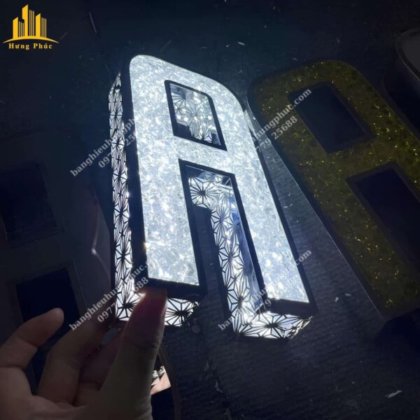 chữ nổi đèn led