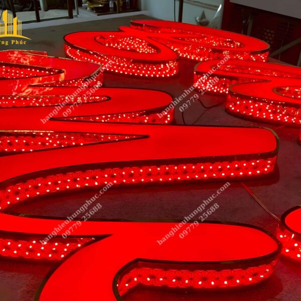bảng hiệu chữ nổi mica led