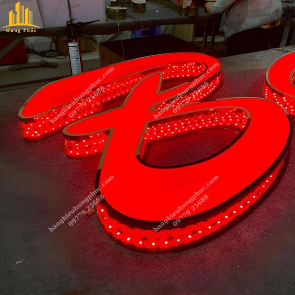 bảng hiệu chữ nổi mica led