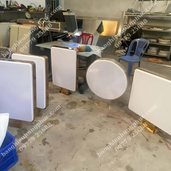 hộp đèn mica hút nổi