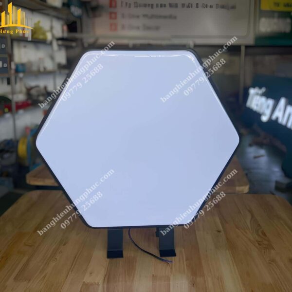 hộp đèn hút nổi
