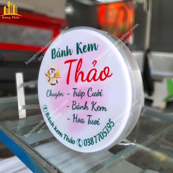 hộp đèn hút nổi