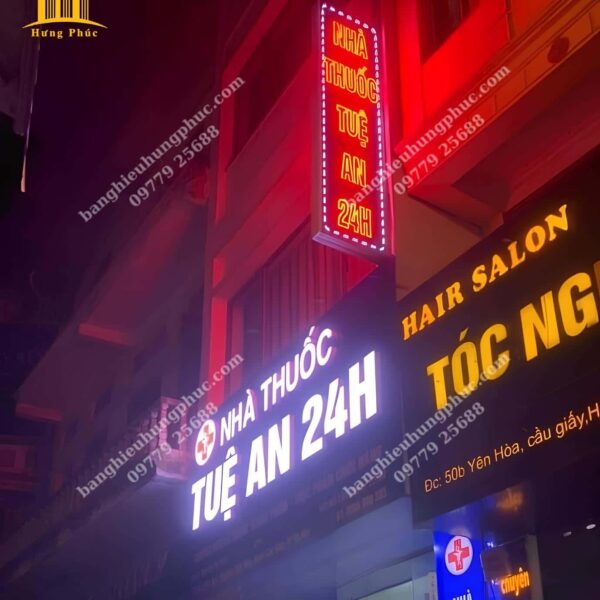 hộp đèn nhà thuốc