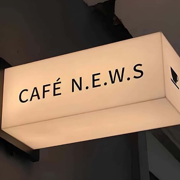 bảng hiệu hộp đèn quán cafe