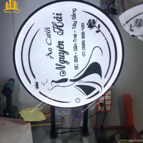 hộp đèn tròn hút nổi