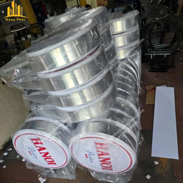 hộp đèn tròn hút nổi