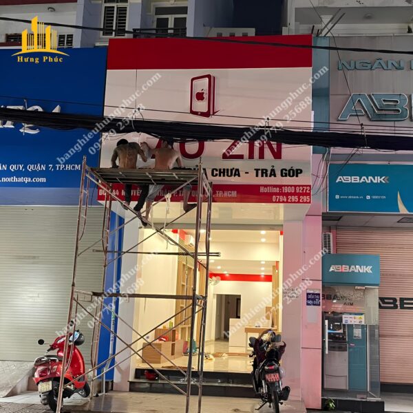 Bàn giao cửa hàng điện thoại