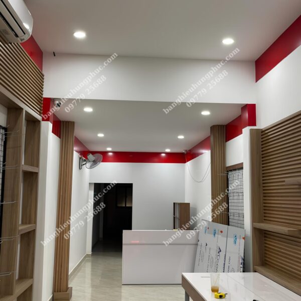 Bàn giao cửa hàng điện thoại