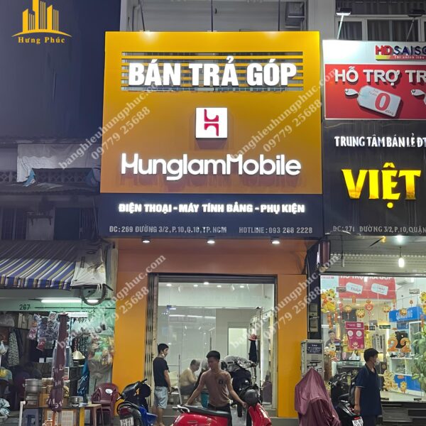 Bàn giao cửa hàng điện thoại