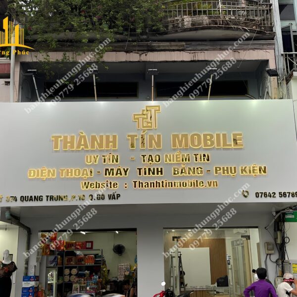 Bàn giao cửa hàng điện thoại Thành Tín với tổng chi phí 35 triệu