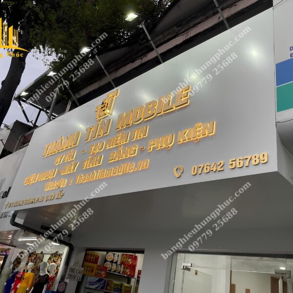 Bàn giao cửa hàng điện thoại