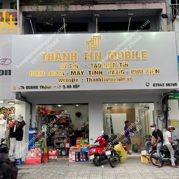 Bàn giao cửa hàng điện thoại