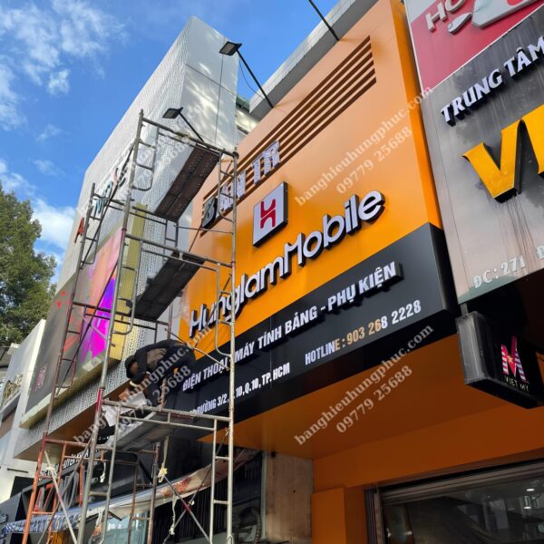 Bàn giao cửa hàng điện thoại