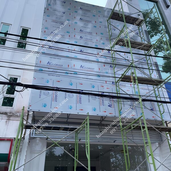 Bàn giao bảng hiệu viện thẩm mỹ