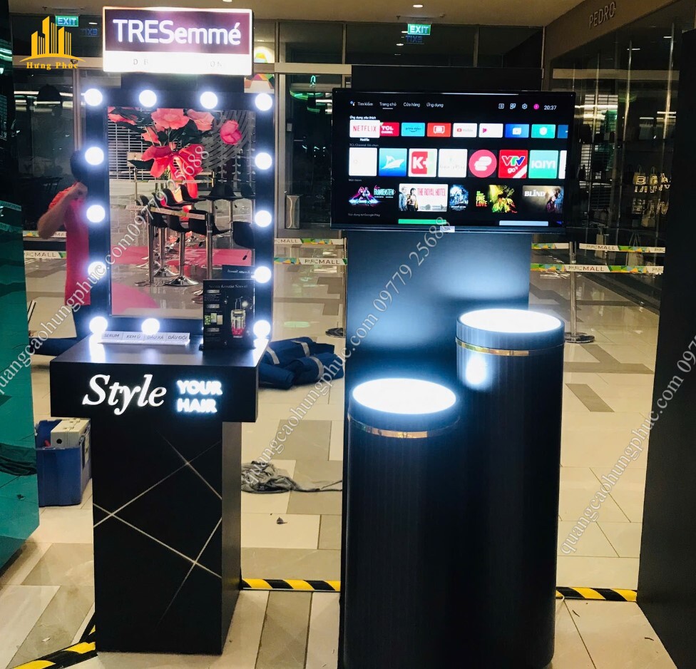Thi công booth quầy kệ mỹ phẩm