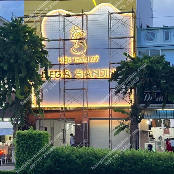 Thi công bảng hiệu quảng cáo tại TPHCM