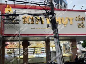 thi công bảng hiệu