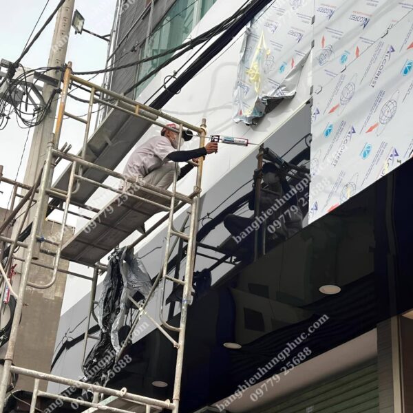 thi công bảng hiệu