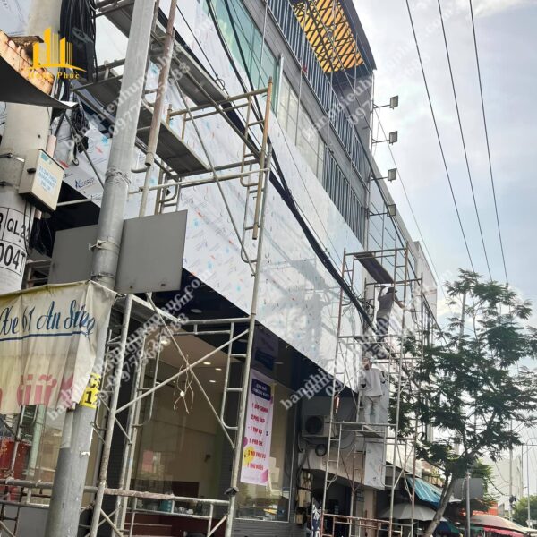 thi công bảng hiệu