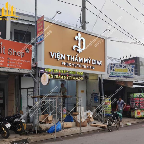 Báo giá làm bảng hiệu alu