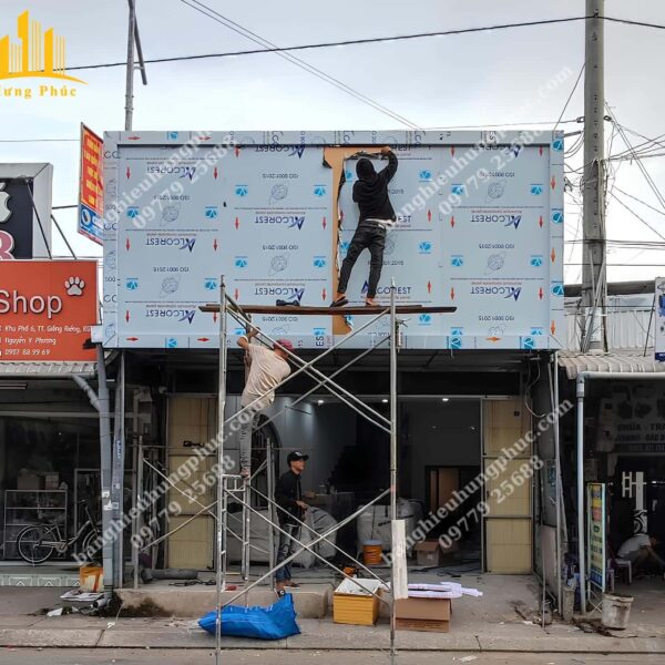 Báo giá làm bảng hiệu alu